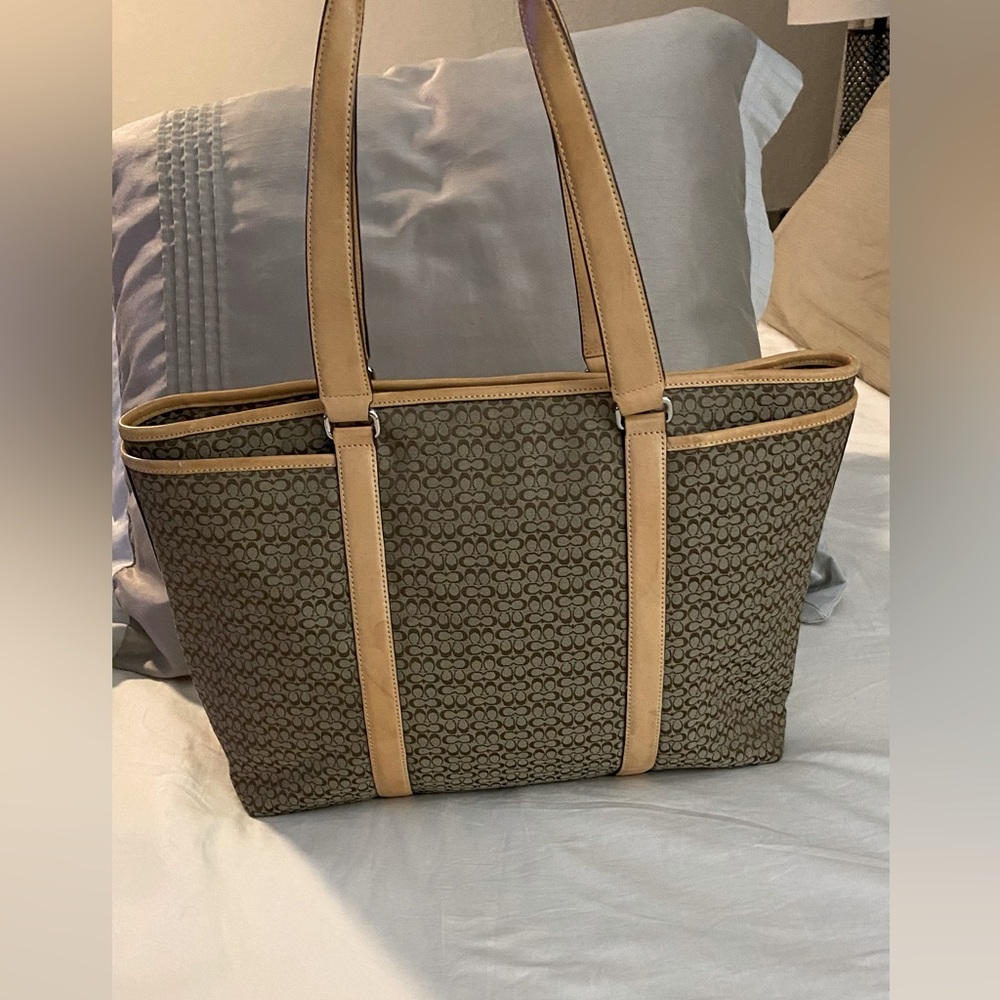 Coach bag Hampton’s Monogram / BUNDLE & SAVE!!!